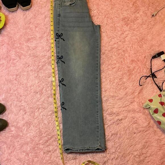 Gogo jeans blue embroidered bow jeans #embroidery #denim - Picture 4 of 6